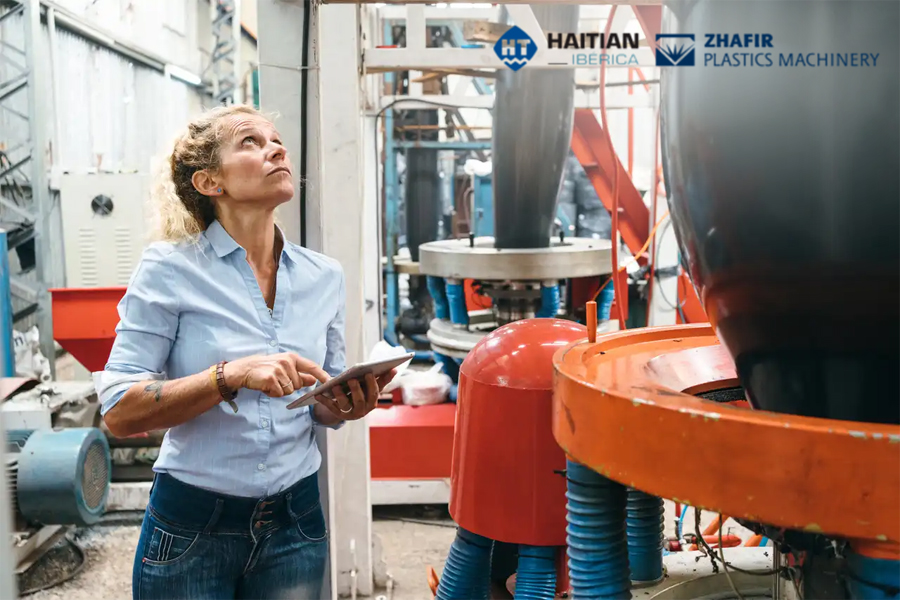 Process of transformation and recycling of polymers with the best machinery.